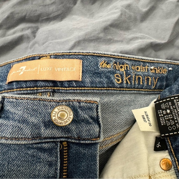 7 for all Mankind high waisted denim jeans with gold trim at sides, size 26 - Picture 4 of 5